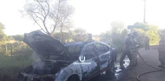 Se Incendio un vehículo camino a Colonia Hughes