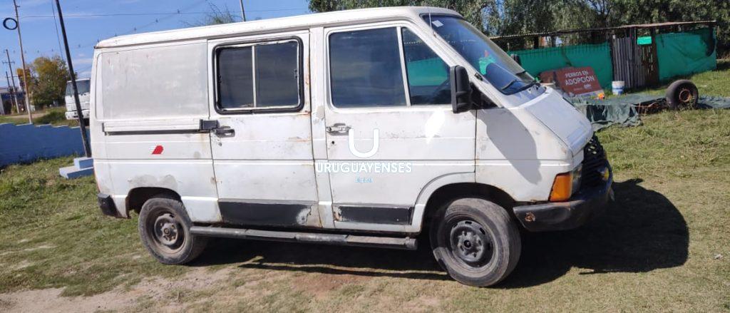 Secuestran vehículo con numeración adulterada