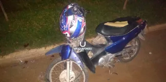Chocaron un auto con una moto robada y se dieron a la fuga
