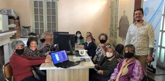 Ofrecen un taller de tecnología para adultos mayores