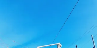 Continúa la modernización de luminarias en barrios uruguayenses