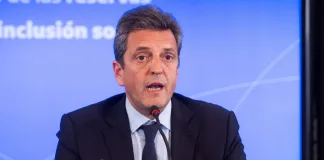 Massa presentó denuncias contra empresas que sobrefacturaron importaciones