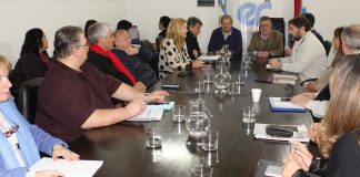 La provincia mejoró la propuesta a los docentes y adelantará el aumento