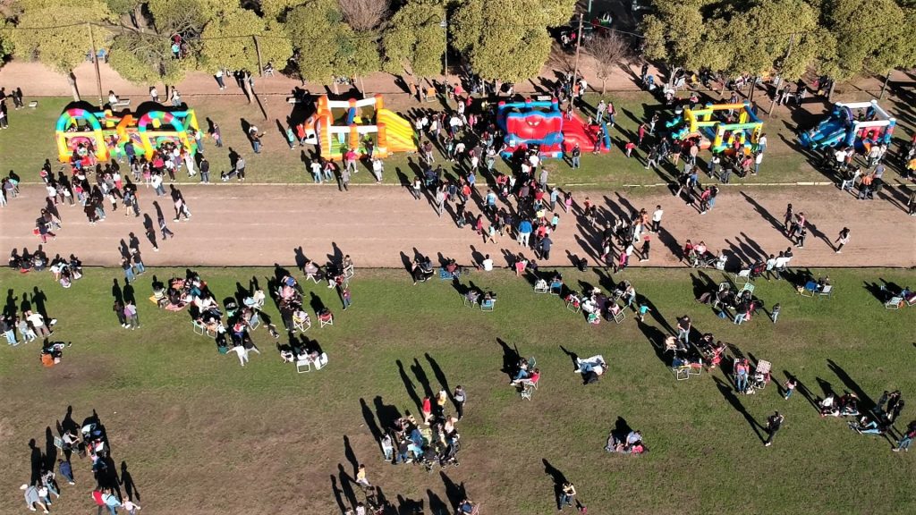 Se vivió una gran fiesta junto a miles de niños en el parque Quirós