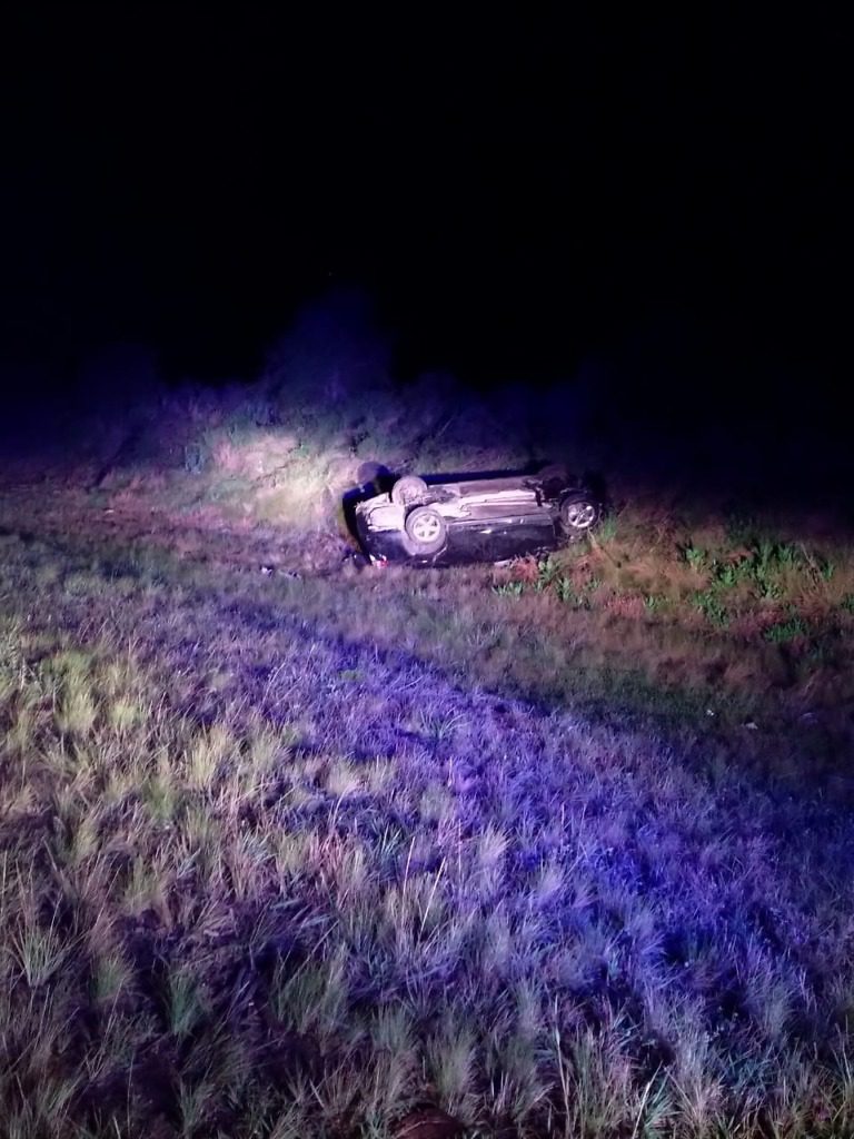 El mal estado de la autovía provocó el despiste y vuelco de un vehículo