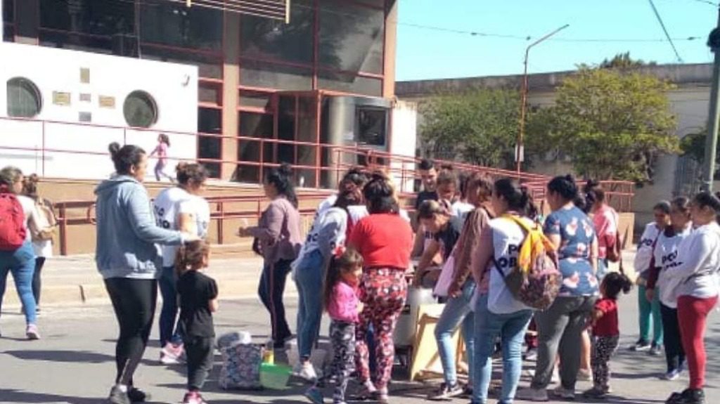 La unidad piquetera se moviliza en Entre Ríos y en todo el país con movilizaciones, permanencias y ollas populares