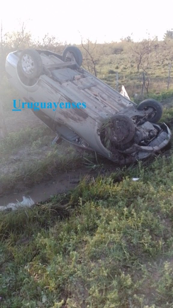 Impresionante vuelco en ruta 28