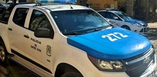 Fue entregado a su madre por intento de robo y más tarde ambos sustrajeron elementos de un auto