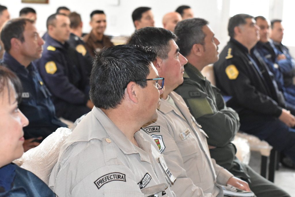 Capacitación en prevención del suicidio: “intervención en crisis desde la faz policial”