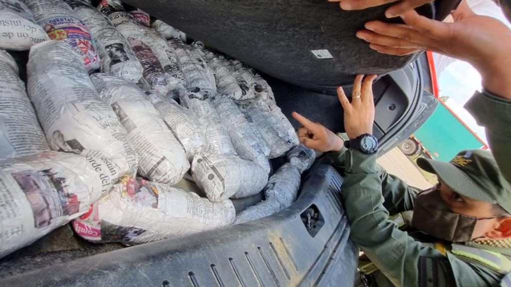 Un automóvil con 30 kilos de hojas de coca intento ingresar a Entre Ríos