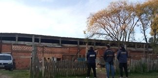 𝗢𝗣𝗘𝗥𝗔𝗧𝗜𝗩𝗢 𝗔𝗡𝗧𝗜𝗗𝗥𝗢𝗚𝗔𝗦 𝗘𝗡 𝗙𝗘𝗗𝗘𝗥𝗔𝗖𝗜𝗢́𝗡: 𝗨𝗡 𝗛𝗢𝗠𝗕𝗥𝗘 𝗗𝗘𝗧𝗘𝗡𝗜𝗗𝗢; 𝗗𝗥𝗢𝗚𝗔, 𝗔𝗥𝗠𝗔 𝘆 𝗗𝗜𝗡𝗘𝗥𝗢 𝗦𝗘𝗖𝗨𝗘𝗦𝗧𝗥𝗔𝗗𝗢