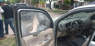 Viale: Rompió el vidrio de una camioneta y se robó una mochila que contenía más de 60mil pesos