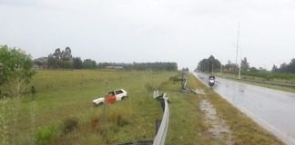 Despistó tras perder el control en un espejo de agua