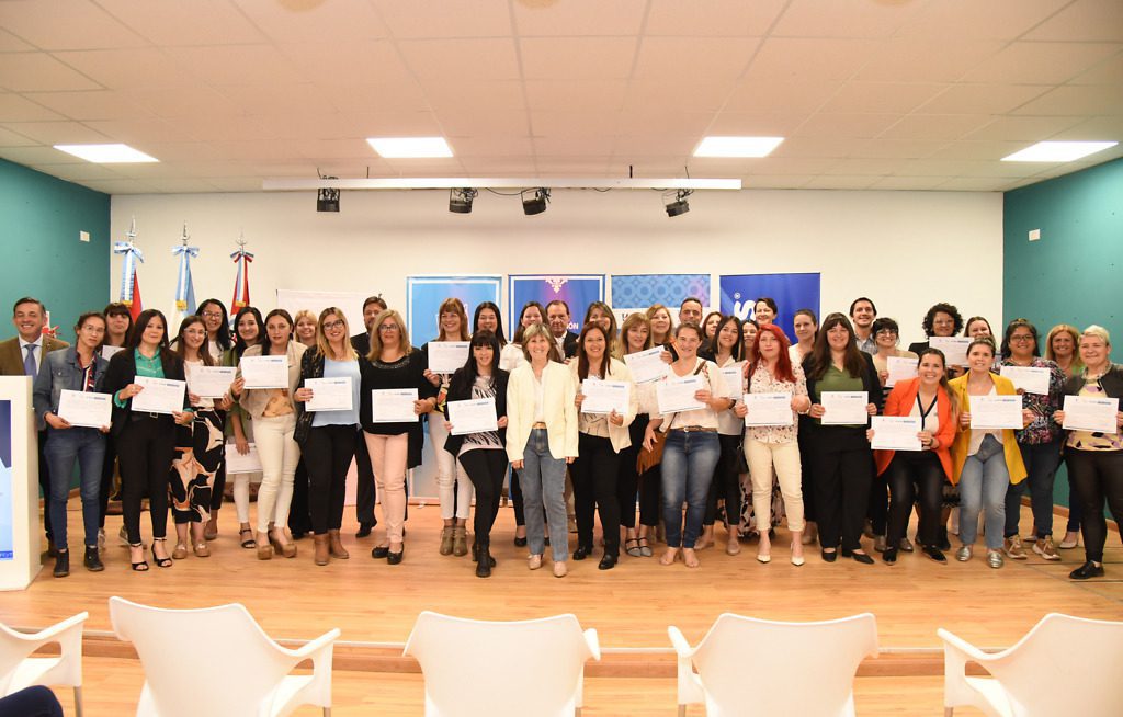 <strong>Recibieron sus diplomas graduadas y graduados en la Diplomatura en Violencia de Género</strong>