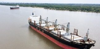 Zarpó el buque Izanagi y ya ingreso el African Harrier