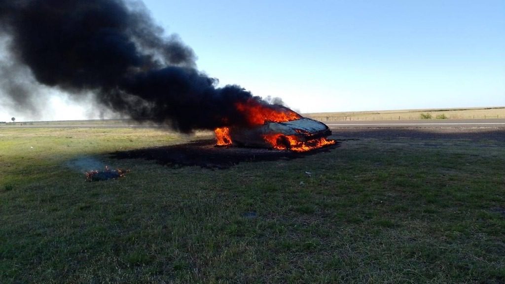 Se incendio un vehículo en ruta 12 km 188