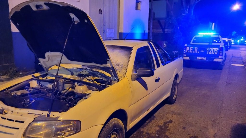 Principio incendio en una camioneta