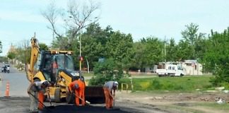 Encaran obras de reparación y bacheos de calles de hormigón