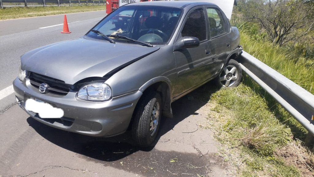 Automovilista perdió el control impactando contra el guardarraíl en RN 12