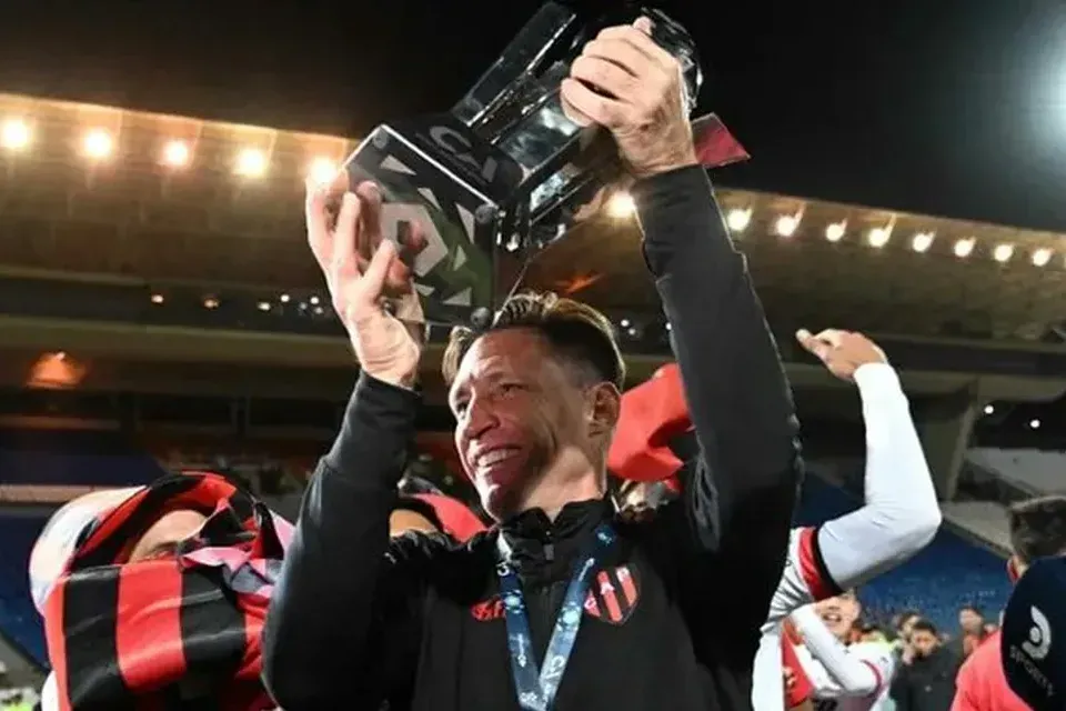 Sava dejó de ser el entrenador de Patronato