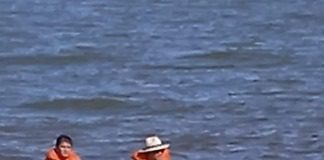Guardavidas rescataron a dos palistas del río Uruguay