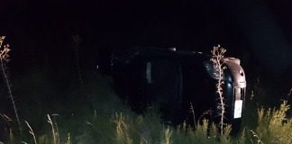 Reventó un neumático perdió el control y termino volcando