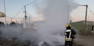 Inadaptados de siempre Incendiaron contenedores