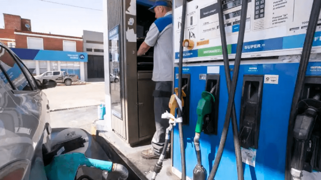 Paro general: el jueves no habrá combustibles para el público general y las estaciones de servicio atenderán solo ambulancias, bomberos y fuerzas de seguridad
