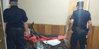 Personal de Ceibas recupera una moto robada en la ciudad de Colón