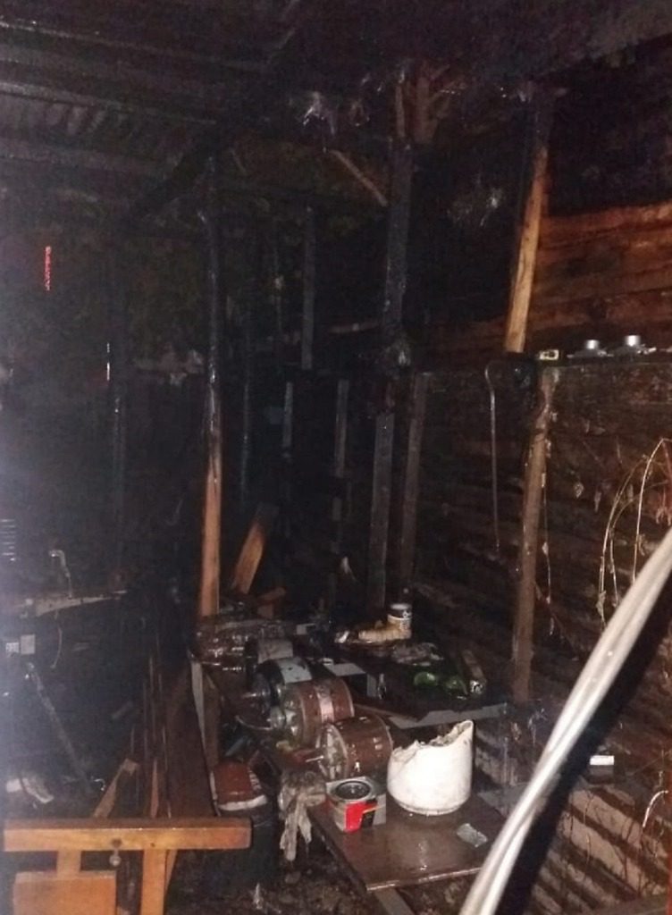 Tras golpear a su mujer e hijo, luego incendio la casa