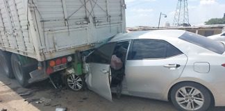 Detalle del accidente en RN 12, donde una automóvil chocó de atrás un acoplado