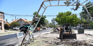 Se renuevan las plazoletas y se avanza en la pavimentación del Bv. Yrigoyen