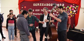 El ministro Tristan Bauer entregó instrumentos a la Orquesta “Celia Torrá”