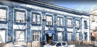 Una mujer quiso prender fuego su casilla con sus hijos adentro, fue detenida