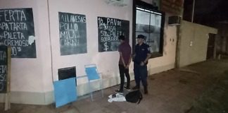 Detenido por Robar una Mesa y Silla de una Pizzería