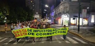 Se realizo una nueva marcha contra el tarifazo eléctrico