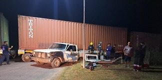 Una camioneta fue embestida por un tren de carga