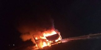 Se incendio una camioneta en Ruta Nacional 12