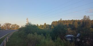 Una conductora despisto y volcó en ruta 18