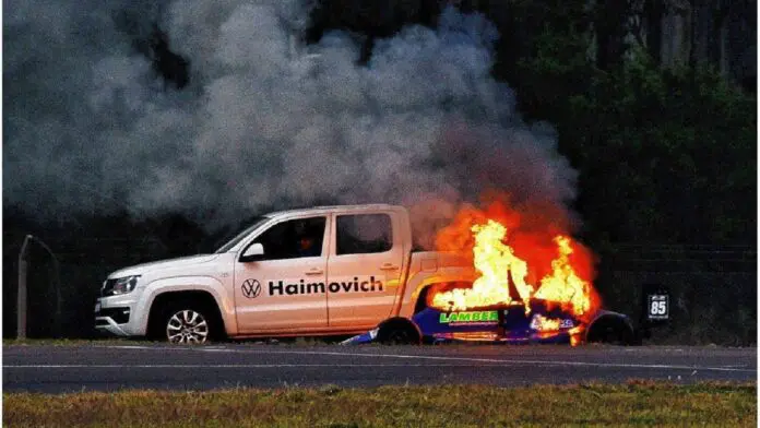 incendio-de-un-auto-de-la-formula-entrerriana