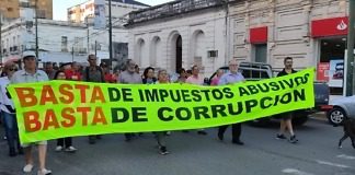 Se realizó la marcha contra el tarifazo de Enersa