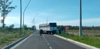 Se desprendió el acoplado de un camión y provocó un fatal accidente