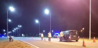 Un utilitario atropello a una persona sobre ruta 135