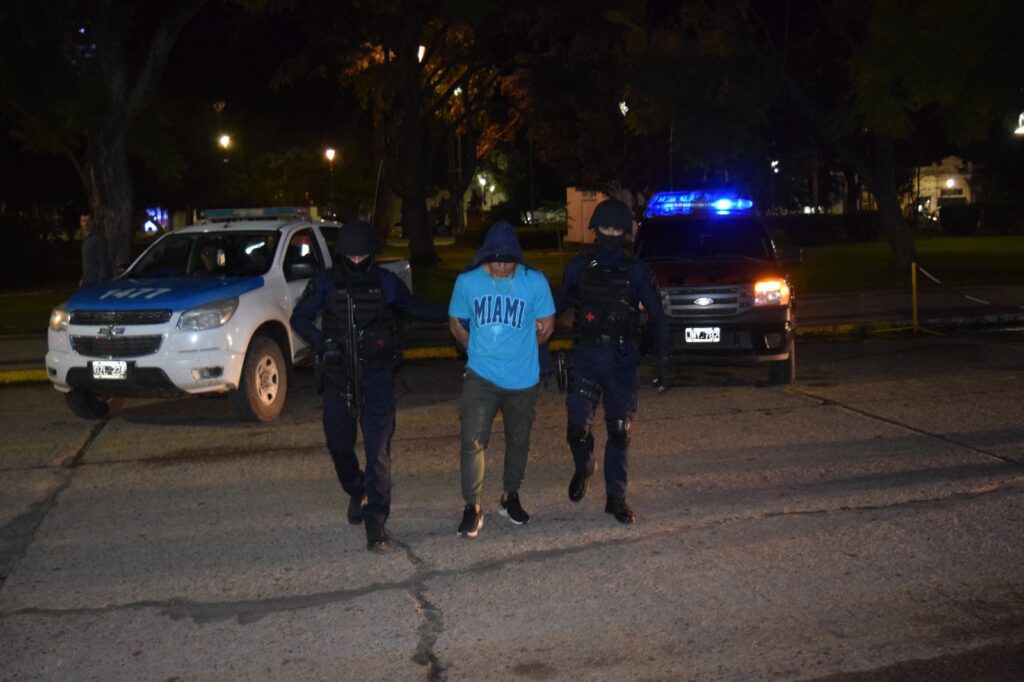 Detuvieron a un hombre por causas de homicidios en Rosario