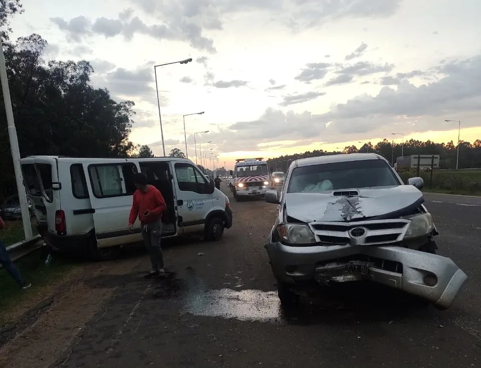 Accidente de tránsito en la Autovía Artigas, seis personas y un bebé de 20 días fueron hospitalizados