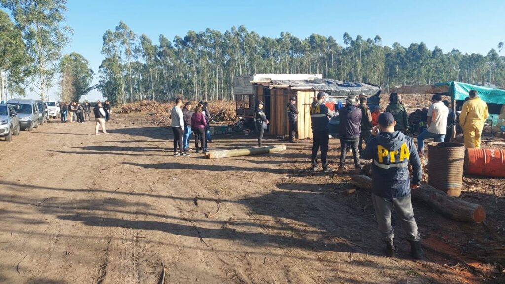 Encontraron a diez trabajadores rurales, víctima de la trata de personas en un establecimiento de los charrúas