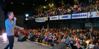 Con una masiva movilización militante, Cresto presentó la agrupación provincial “justa, libre y soberana”