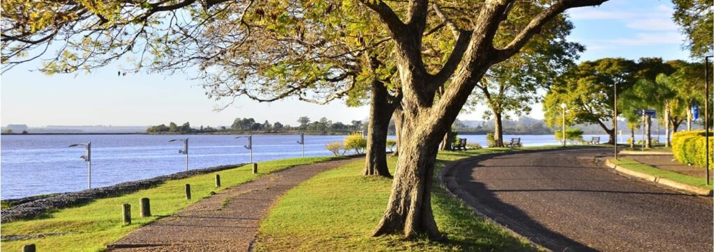Un hombre salió a caminar en la Costanera de federación, se descompenso y falleció
