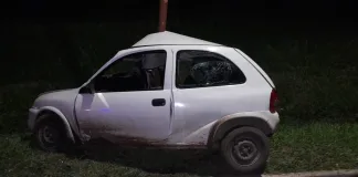 Un joven se chocó una columna de alumbrado