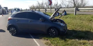 Un auto despistó en la Autovía Nacional 12